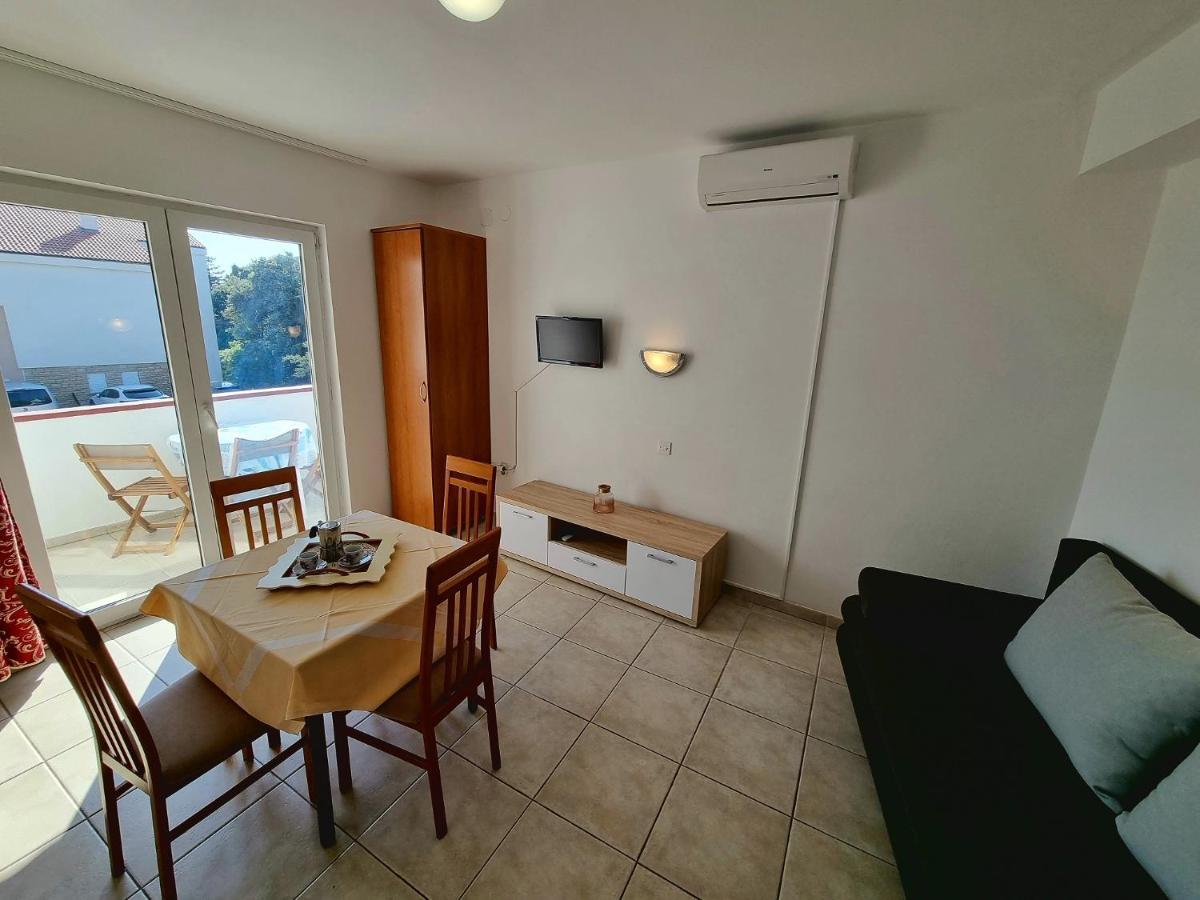 Apartments Ostrea - Mimoza ノヴァリャ エクステリア 写真