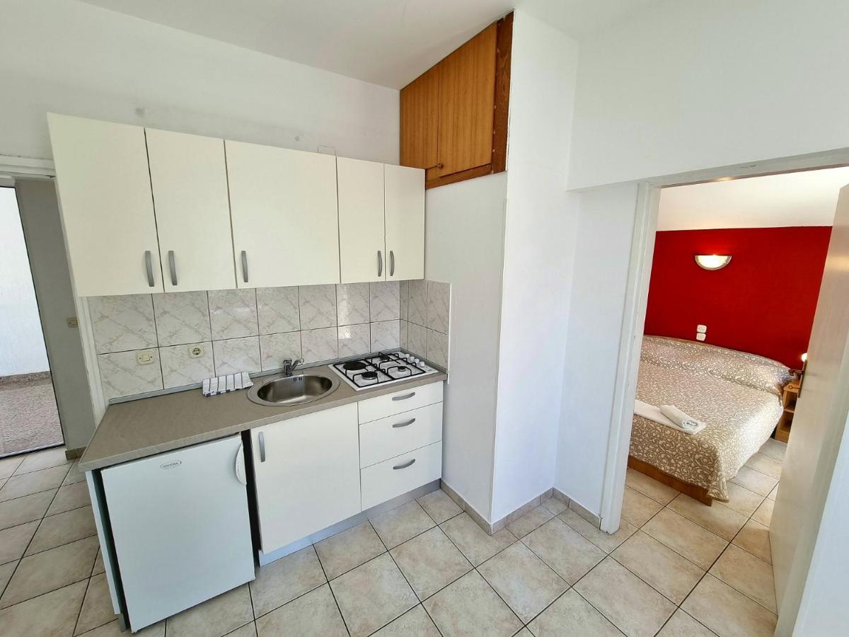 Apartments Ostrea - Mimoza ノヴァリャ エクステリア 写真