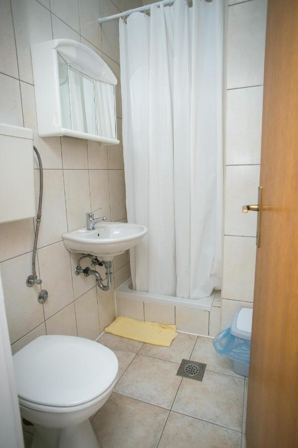 Apartments Ostrea - Mimoza ノヴァリャ エクステリア 写真