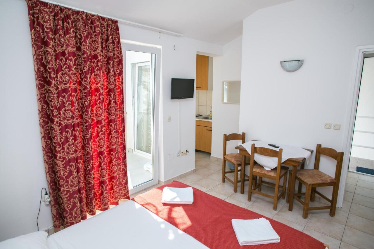 Apartments Ostrea - Mimoza ノヴァリャ エクステリア 写真