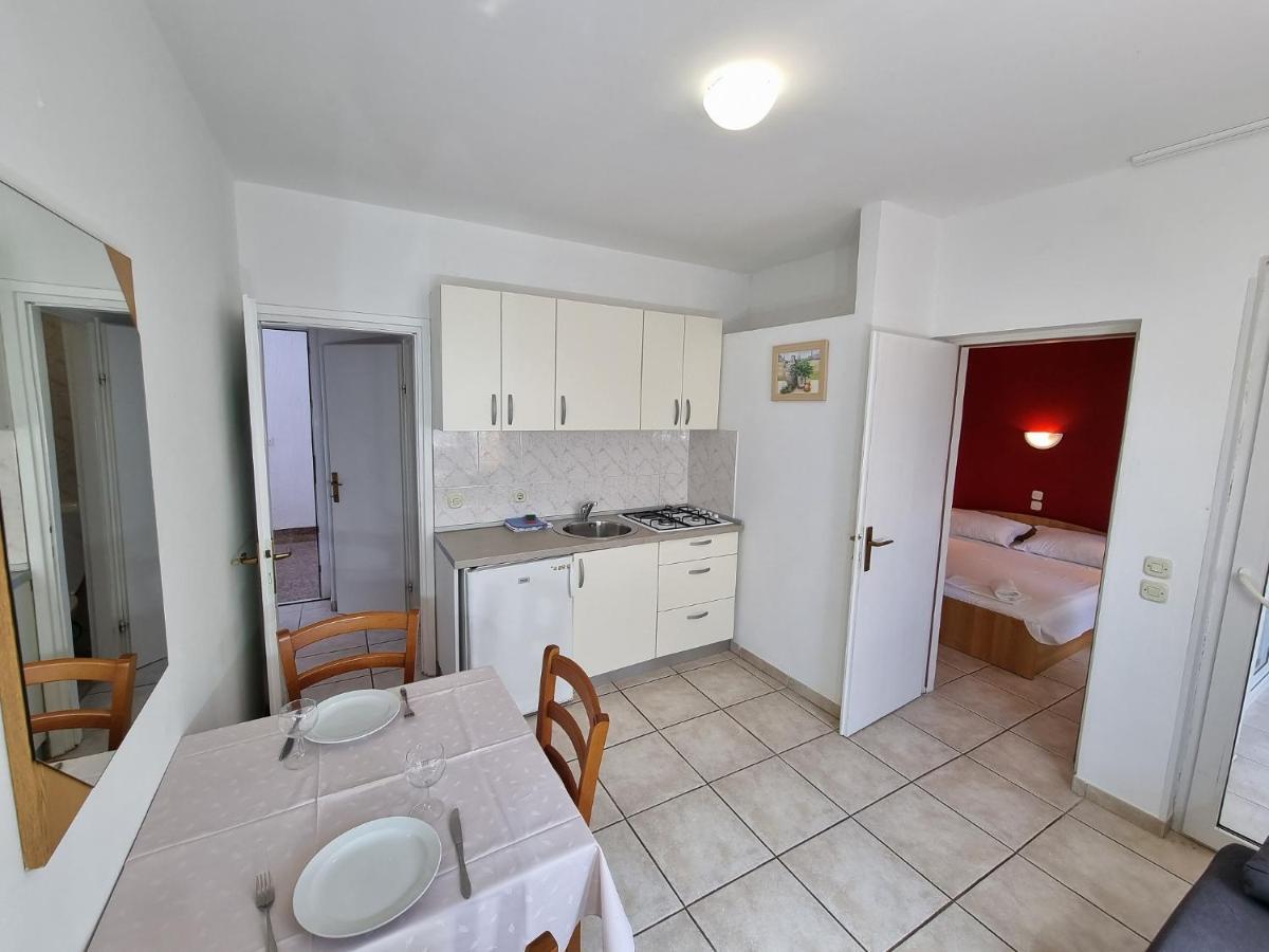 Apartments Ostrea - Mimoza ノヴァリャ エクステリア 写真